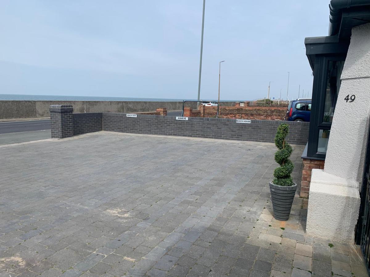 Beach House Apartment On Ground Floor With Sea View - Pet Friendly Cleveleys Extérieur photo