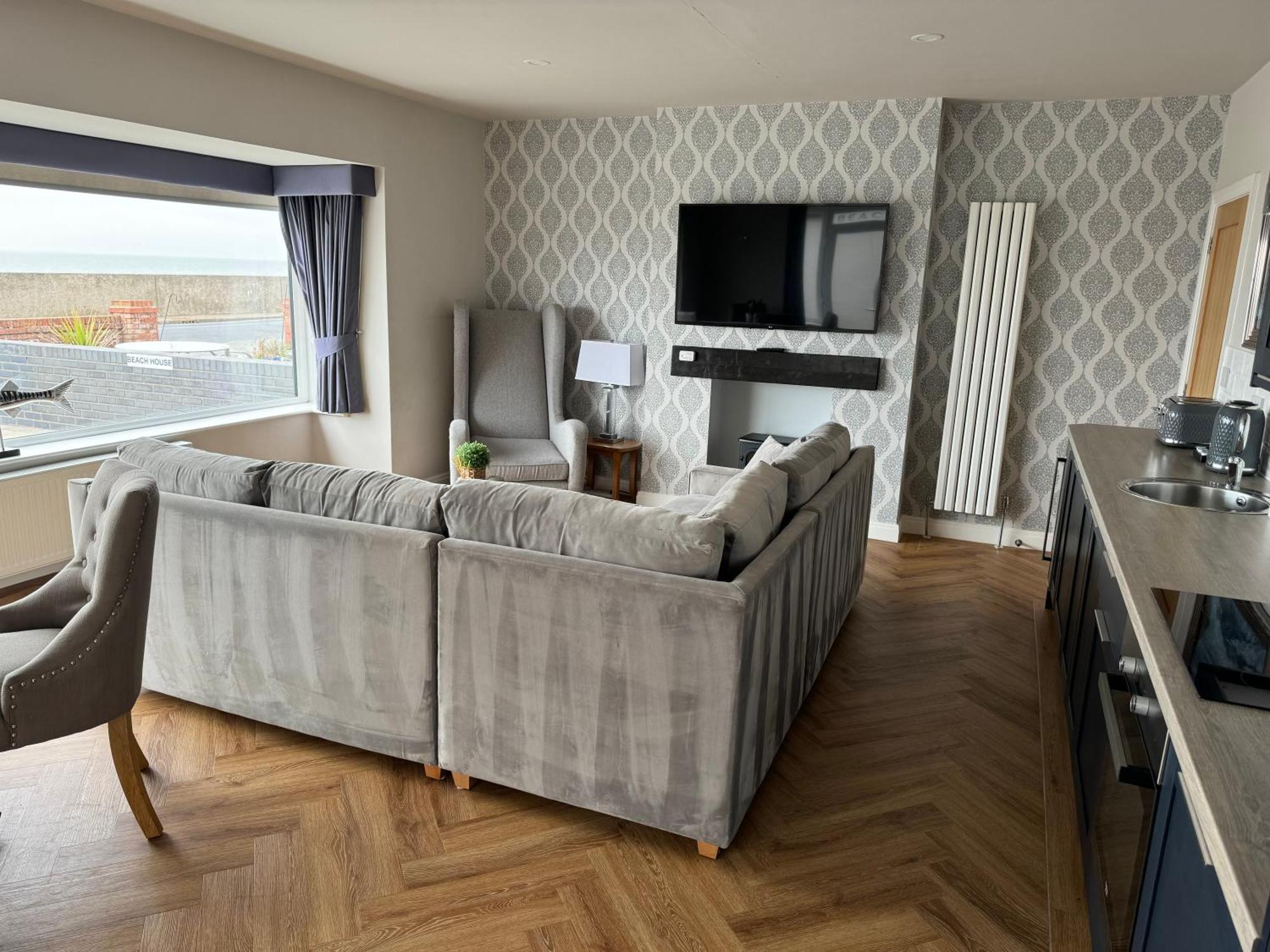 Beach House Apartment On Ground Floor With Sea View - Pet Friendly Cleveleys Extérieur photo