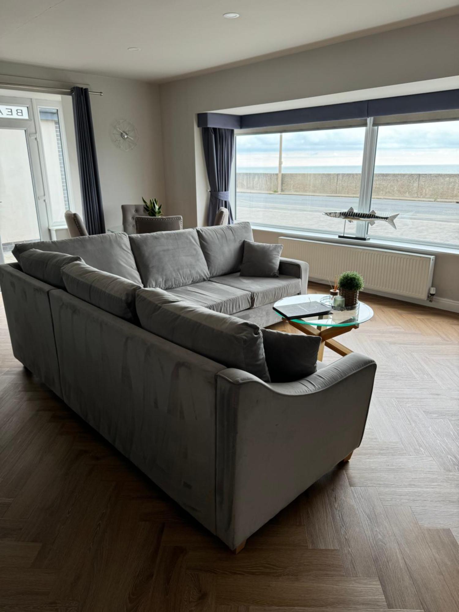 Beach House Apartment On Ground Floor With Sea View - Pet Friendly Cleveleys Extérieur photo